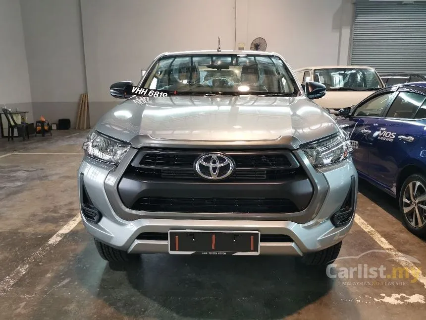 2024 Toyota Hilux E Dual Cab Pickup Truck