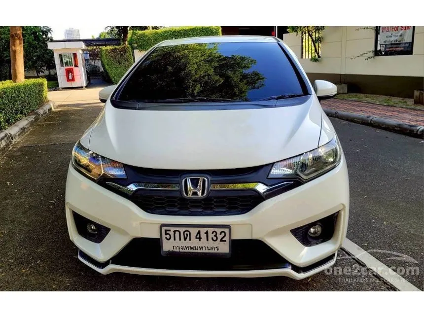 2016 Honda JAZZ V Hatchback