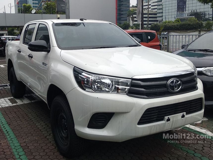 Jual Mobil Toyota Hilux 2020 E 2.4 di DKI Jakarta Manual Pick-up Putih