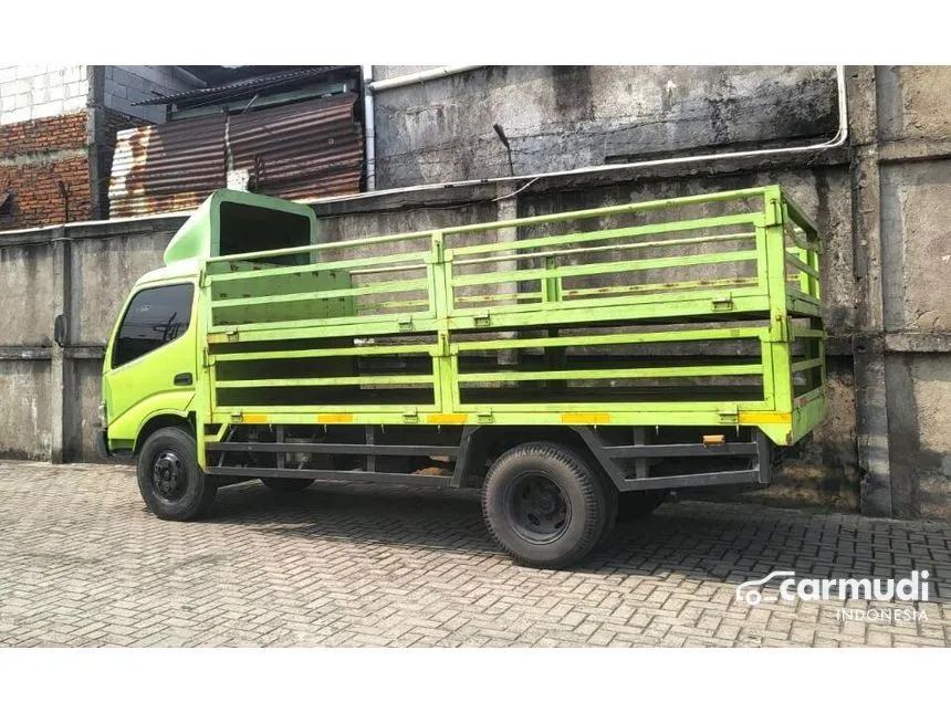 2015 Hino Dutro 300 Series Trucks