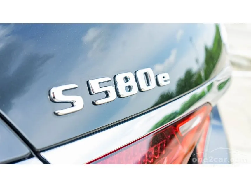 2022 Mercedes-Benz S580 e AMG Premium Sedan