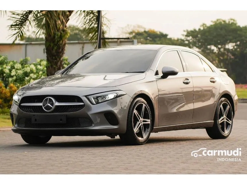 2022 Mercedes-Benz A200 progressive line Sedan
