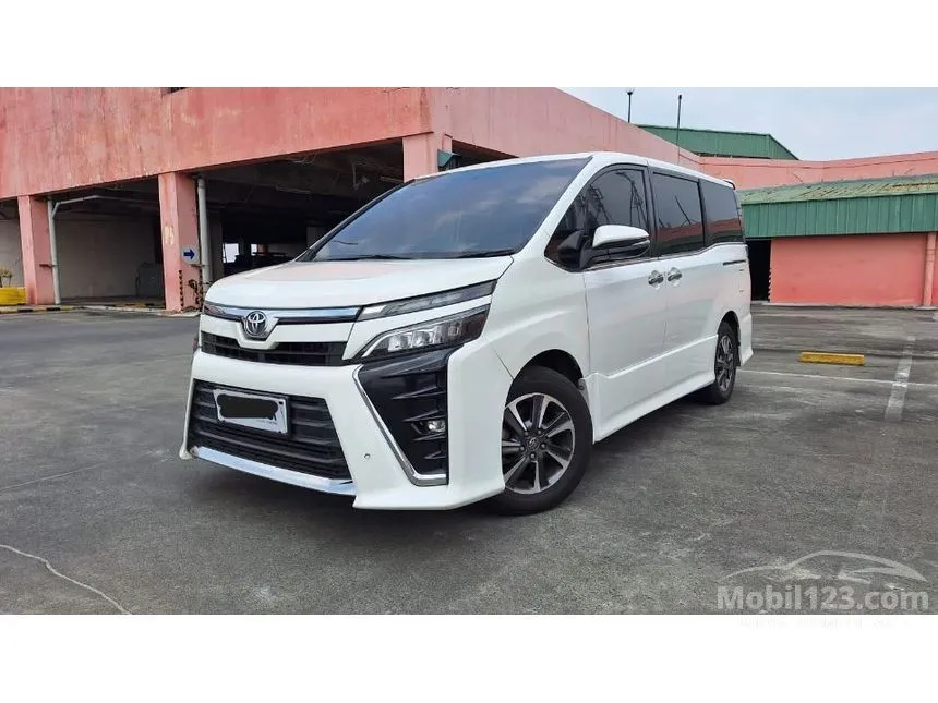 2018 Toyota Voxy MPV