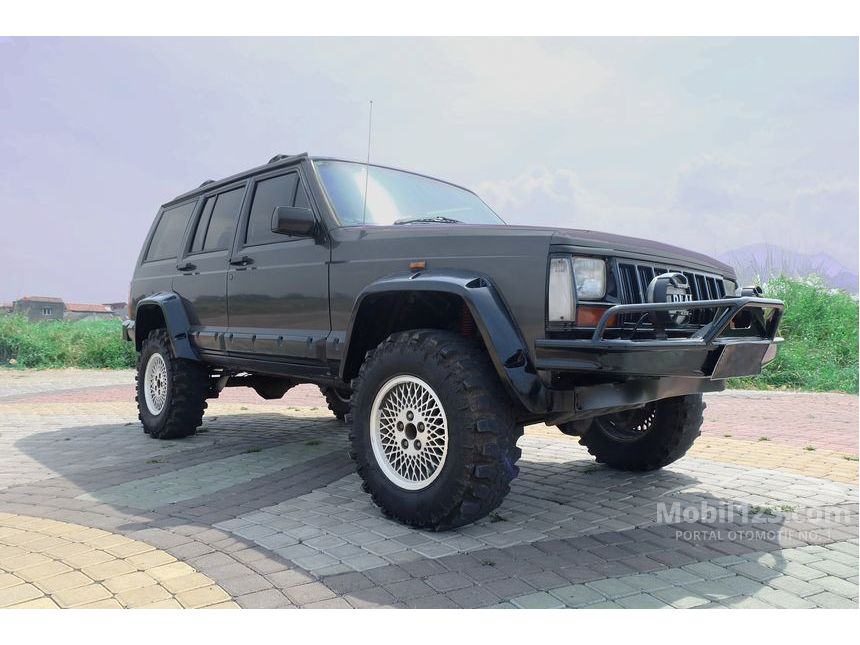 Jual Mobil  Jeep  Cherokee  1994  4 0 di Jawa Barat Automatic 