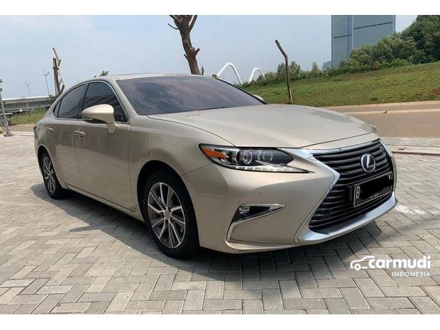Buy New Used Lexus Es300h Car Price List Car Reviews 2021 Carmudi Indonesia