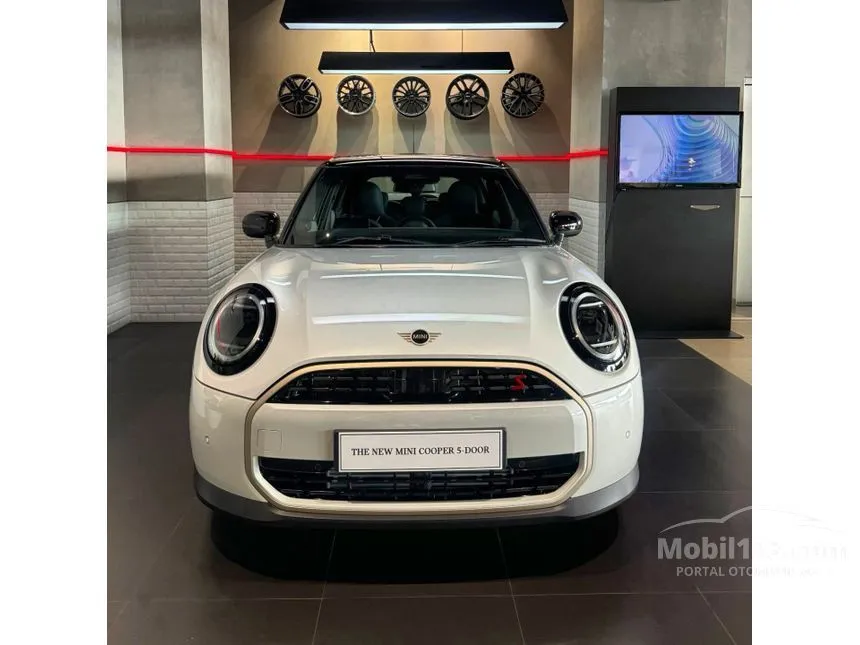2025 MINI Cooper S 5 Door Hatchback