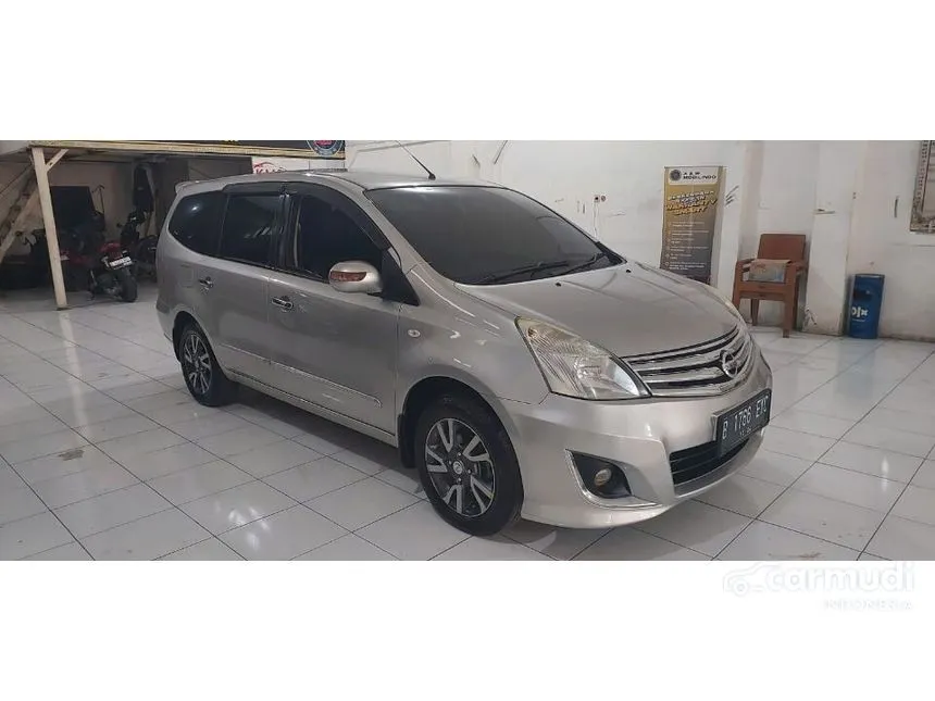 2012 Nissan Grand Livina Ultimate MPV