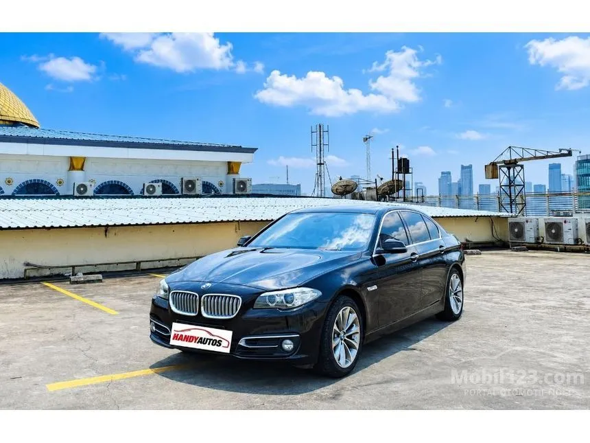 2014 BMW 520i Modern Sedan