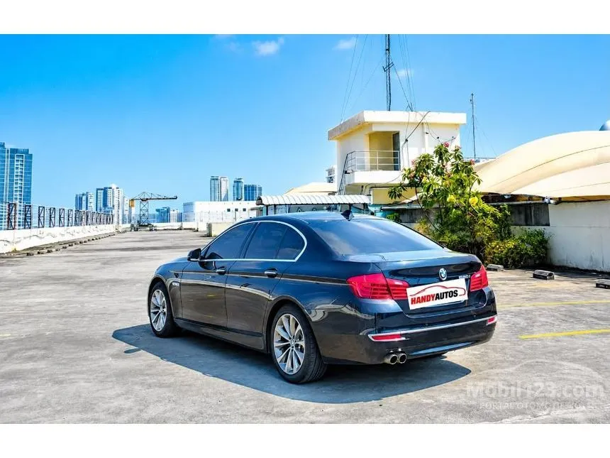 2014 BMW 520i Modern Sedan