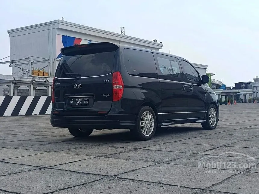 2015 Hyundai H-1 Royale Next Generation MPV