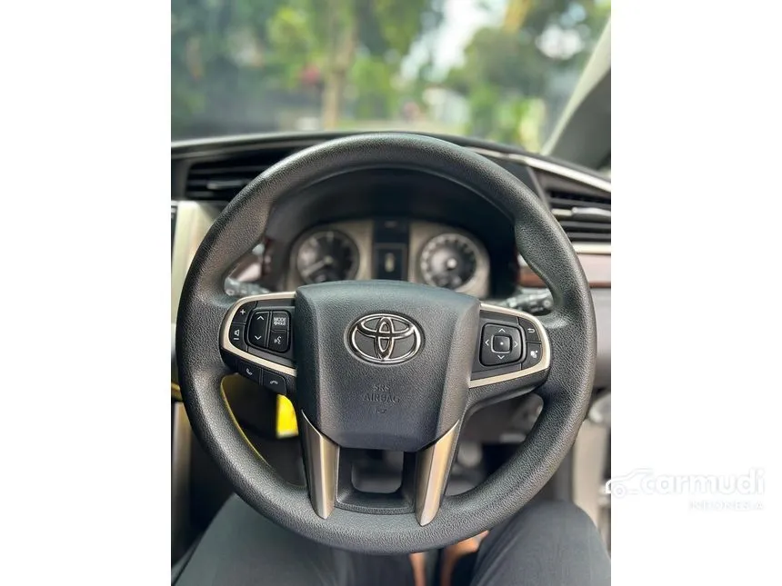 2022 Toyota Kijang Innova V MPV