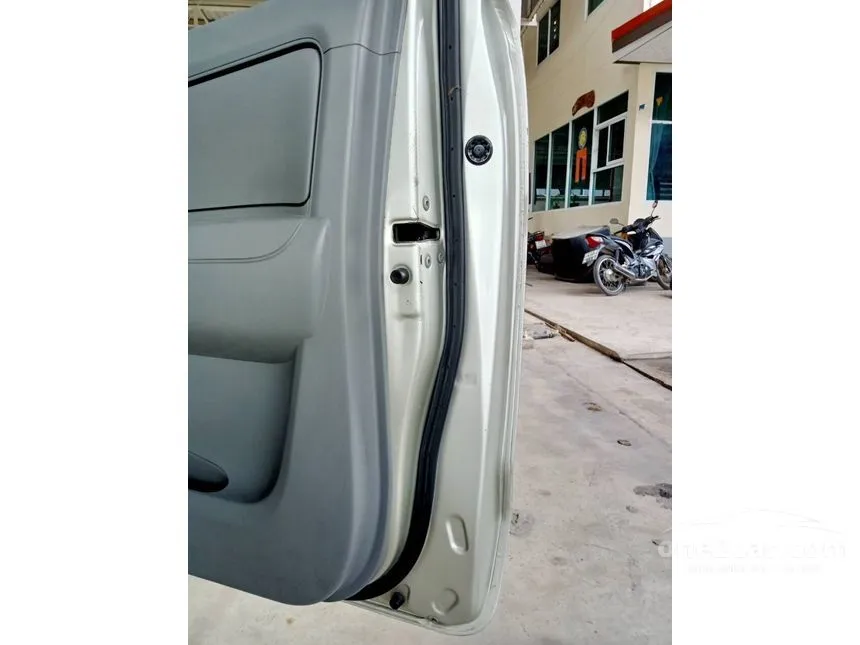 2010 Toyota Hilux Vigo J Pickup
