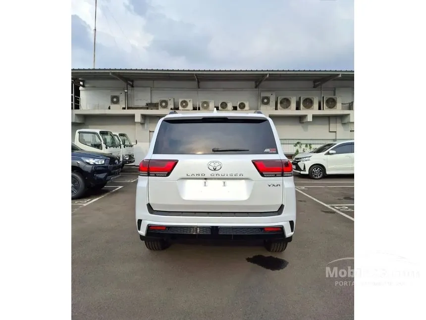 2026 Toyota Land Cruiser 300 VX-R (Premium Colour) SUV