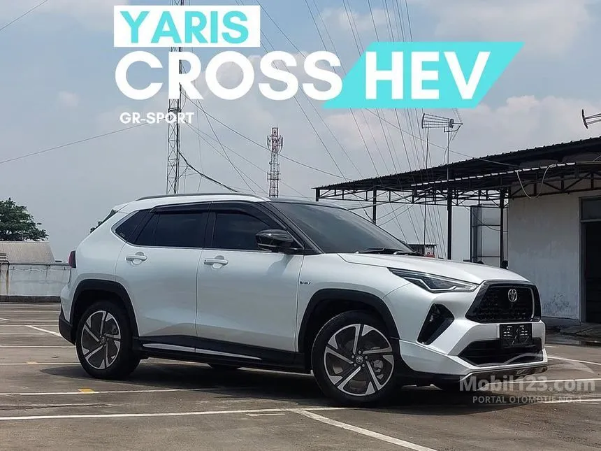 Jual Mobil Toyota Yaris Cross 2024 S GR Parts Aero Package HEV 1.5 di Jawa Barat Automatic Wagon Putih Rp 426.200.000