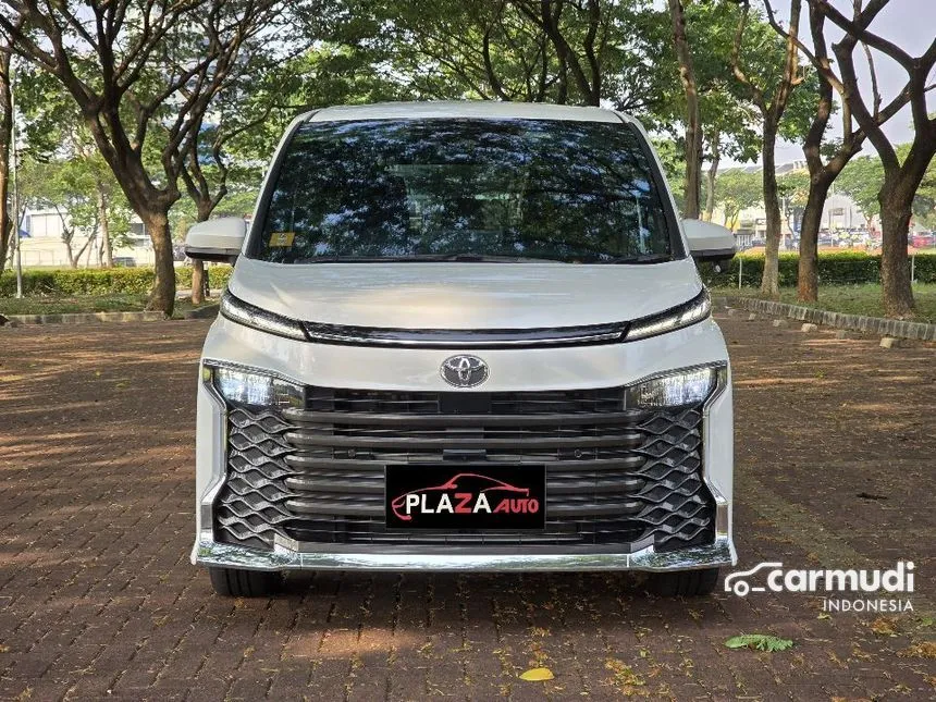 2022 Toyota Voxy Wagon