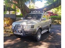 TOYOTA RAIDER SUV ANTIK & GAGAH