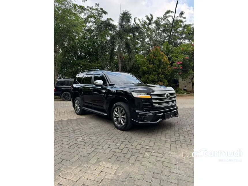 2023 Toyota Land Cruiser 300 VX-R SUV