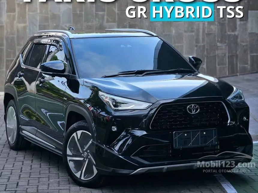 2026 Toyota Yaris Cross S HV with GR Parts Aero Pkg SUV