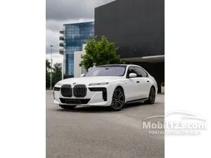 2024 BMW 735i 3.0 M Sport Sedan