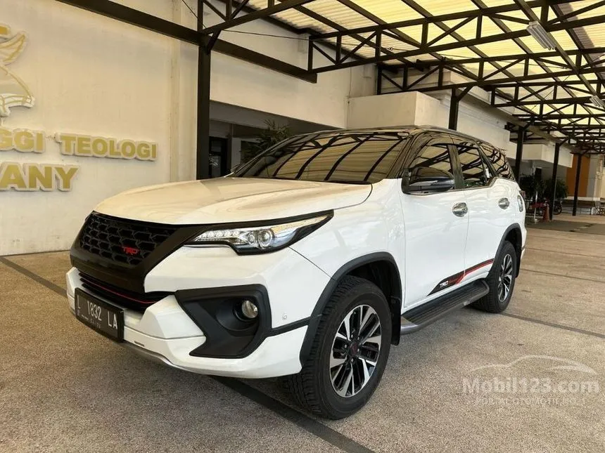 Jual Mobil Toyota Fortuner 2019 TRD 2.4 di Jawa Timur Automatic SUV Putih Rp 415.000.000