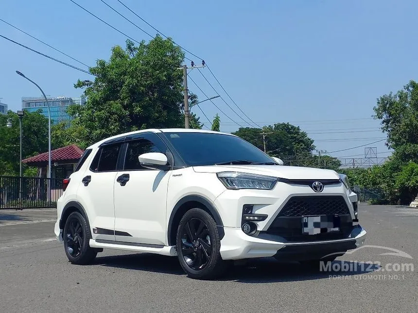 Jual Mobil Toyota Raize 2022 GR Sport 1.0 di Jawa Timur Automatic Wagon Putih Rp 220.000.002
