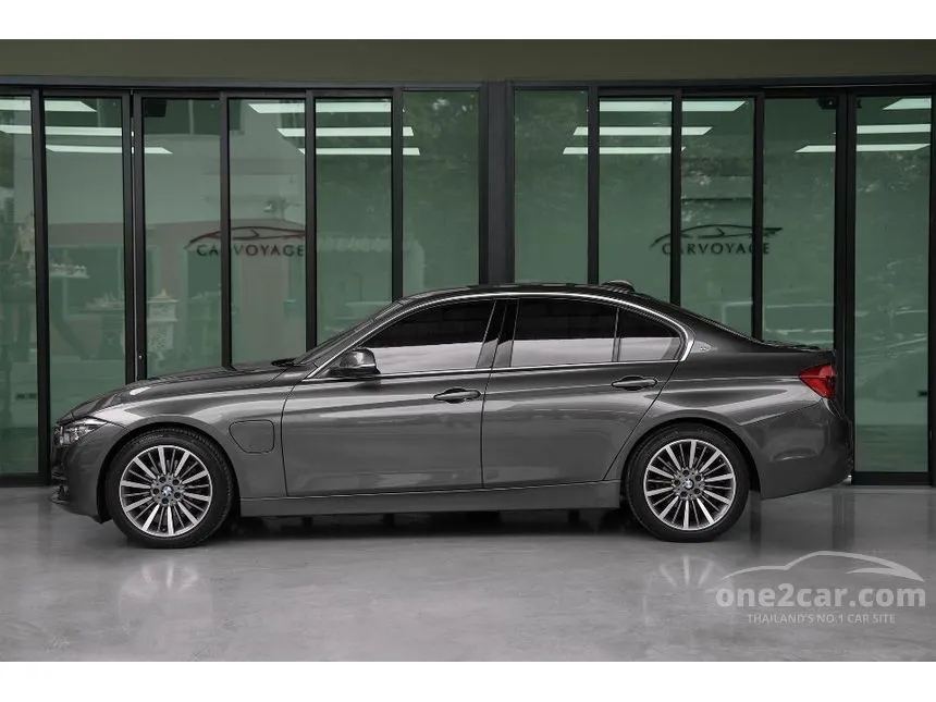 2016 BMW 330e Luxury Sedan