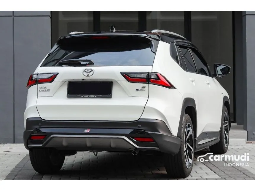 2023 Toyota Yaris Cross S HV (2 Tone) with GR Parts Aero Pkg SUV