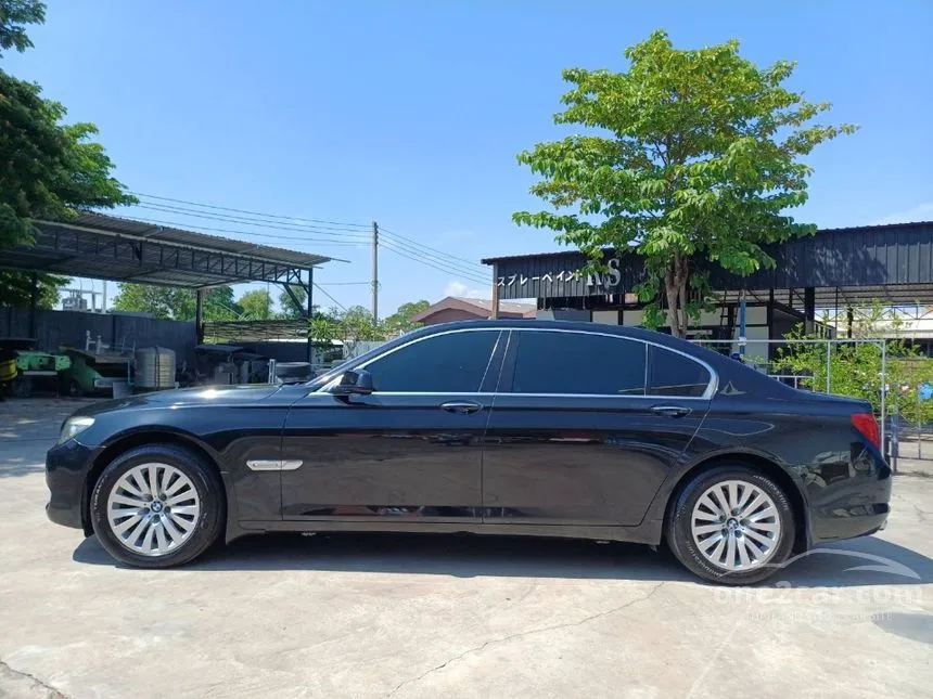 2013 BMW 730Li Sedan