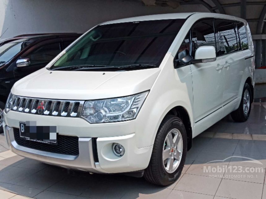 Mitsubishi delica 2014