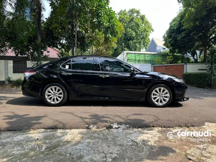 2021 Toyota Camry V Sedan