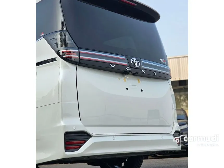 2025 Toyota Voxy (Premium Color) MPV