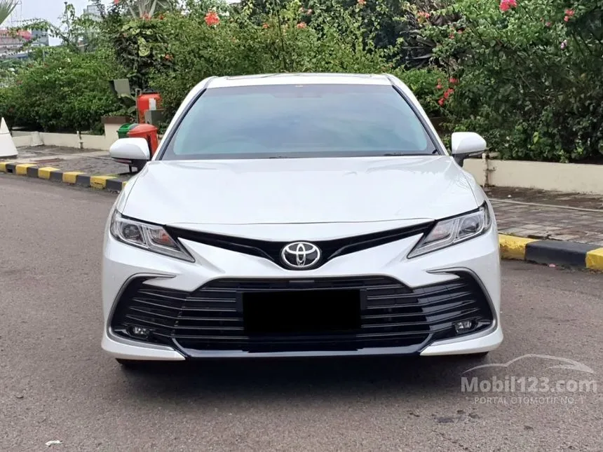 Jual Mobil Toyota Camry 2023 V 2.5 di DKI Jakarta Automatic Sedan Putih Rp 635.000.000