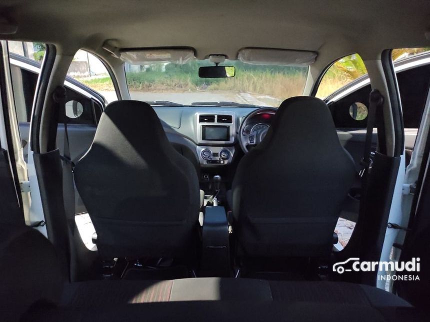 2018 Daihatsu Ayla R Deluxe Hatchback