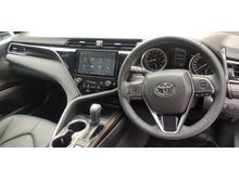 2019 Toyota Camry 2.5 V AT Rp 200jt TDp Kredit atau Cash Rp 640jt TukarTambah dan Test Drive