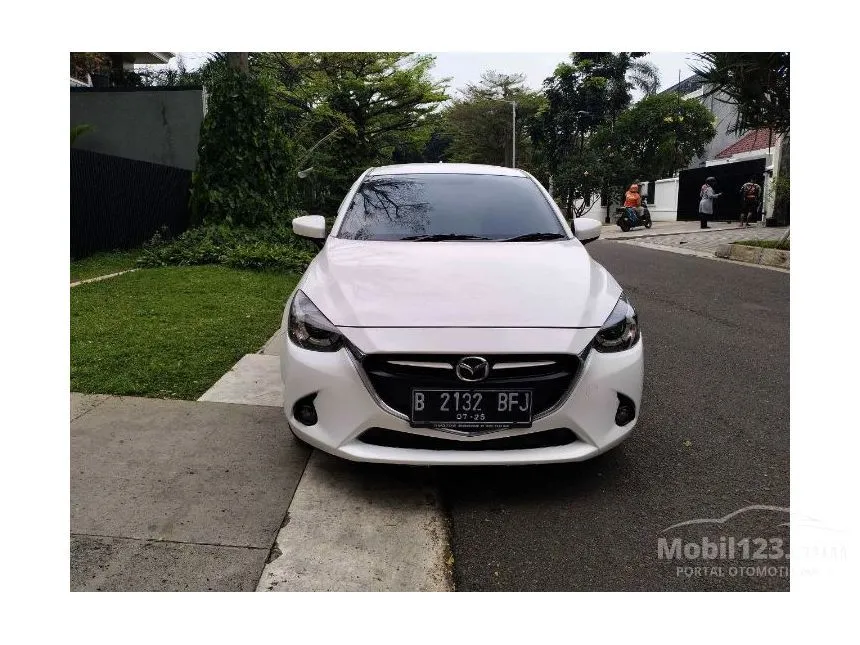 Jual Mobil Mazda 2 2014 R 1.5 di DKI Jakarta Automatic Hatchback Putih Rp 148.000.000