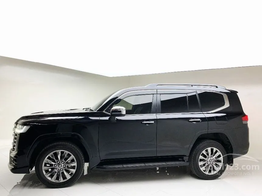 2024 Toyota Land Cruiser 300 VX-R SUV