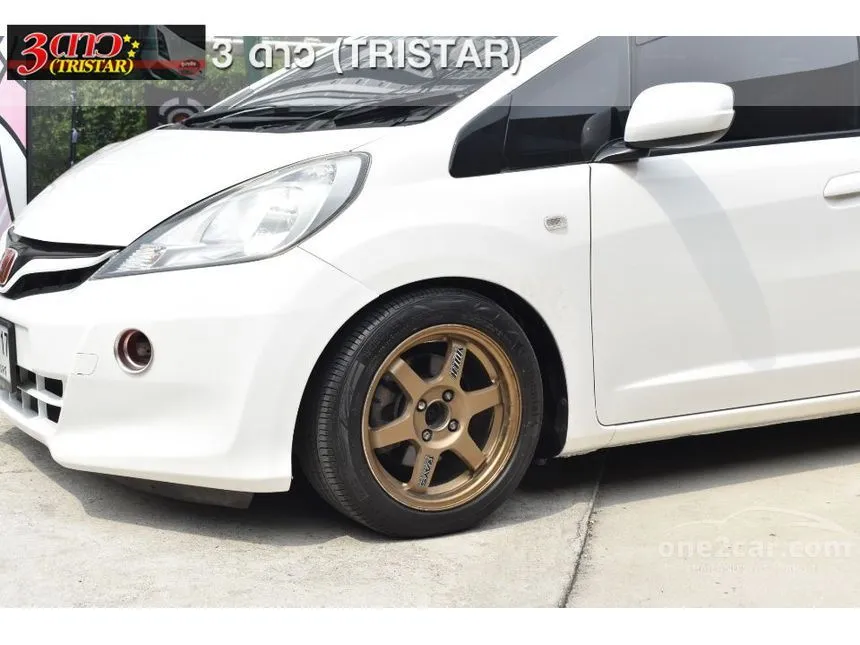 2014 Honda JAZZ V Hatchback