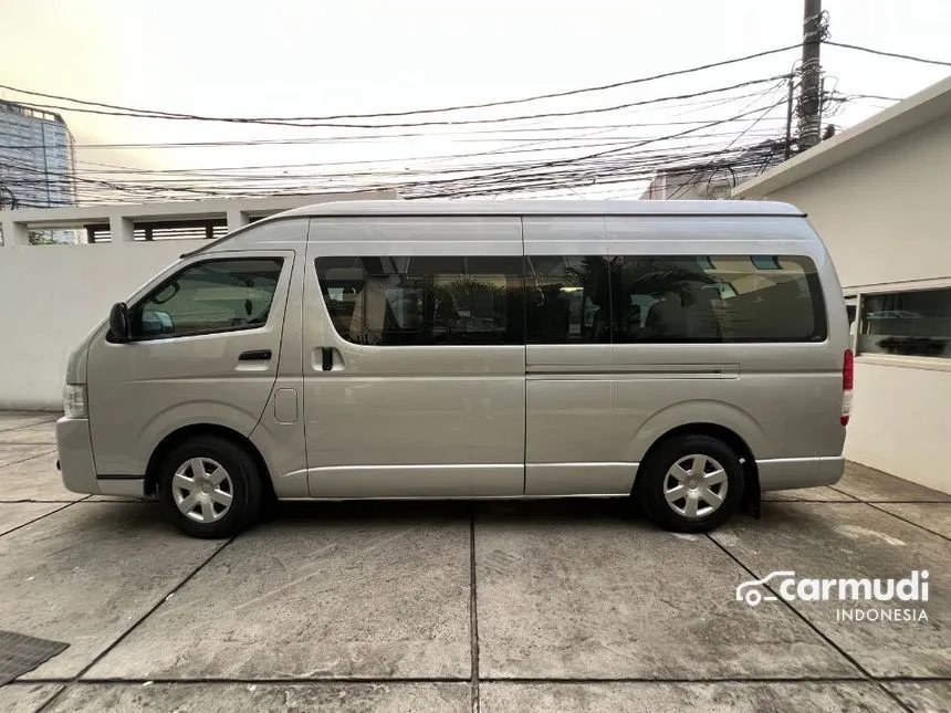 2018 Toyota Hiace Commuter Van