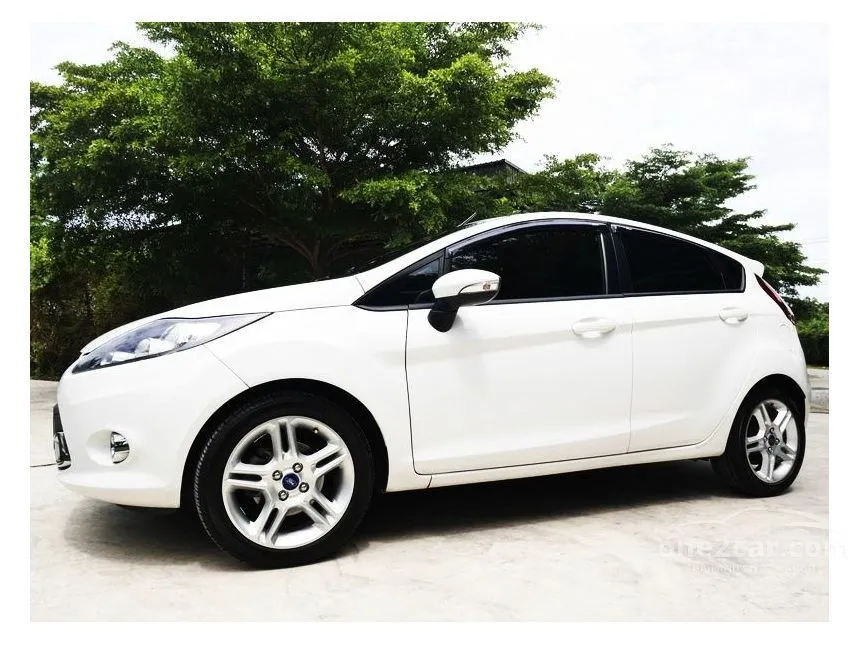 2013 Ford FIESTA Sport Hatchback