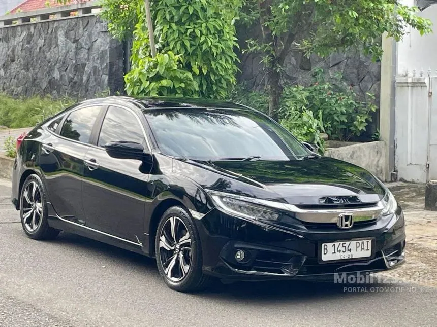 2018 Honda Civic ES Sedan