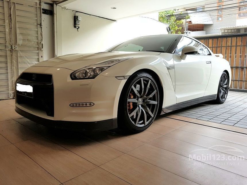 Jual Mobil  Nissan  GT R  2014 Nismo V6 3 8 di DKI Jakarta 