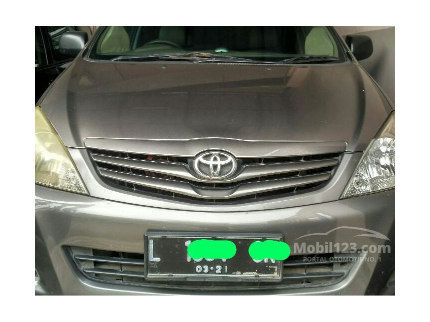 2011 Toyota Kijang Innova J MPV