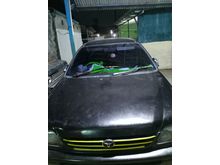 2000 Toyota Soluna sedan