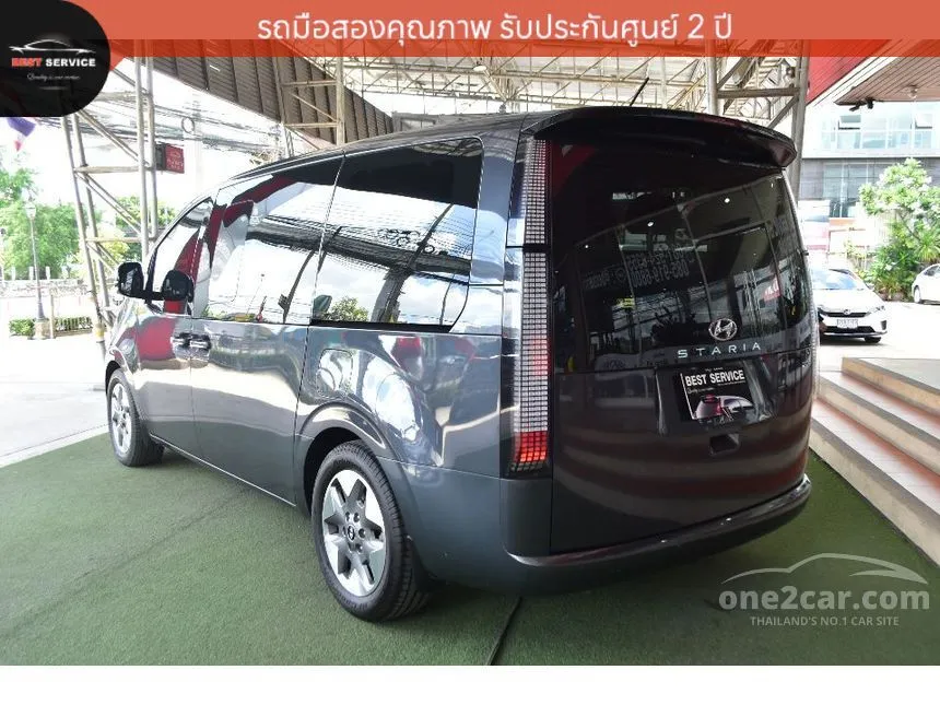 2022 Hyundai Staria SEL Van