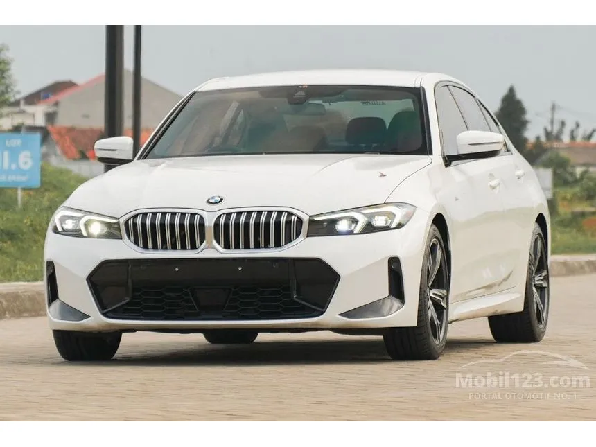2023 BMW 320i M Sport Sedan