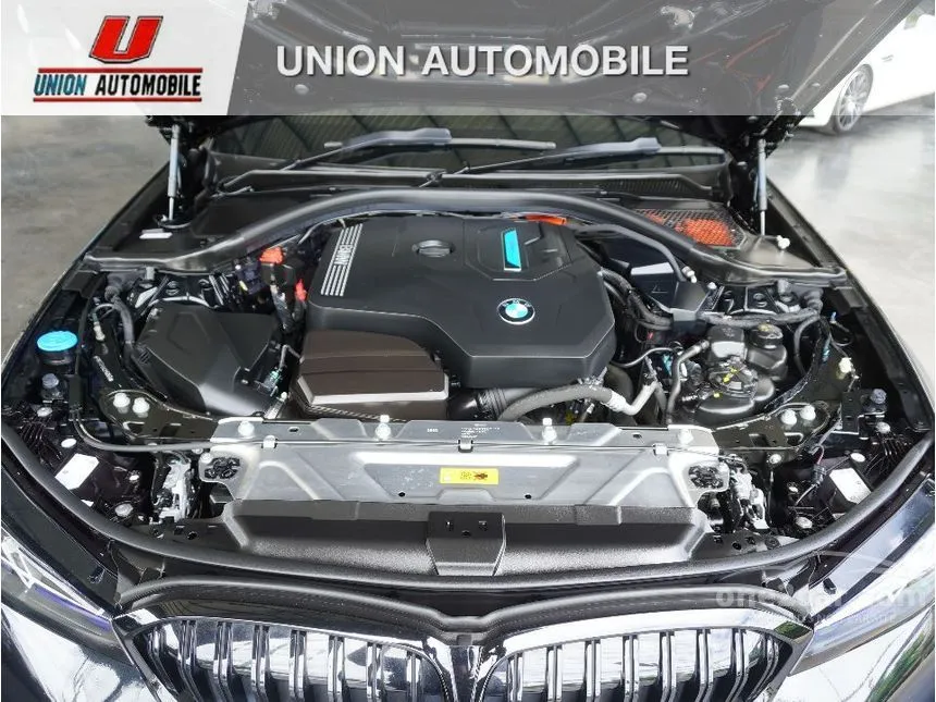 2025 BMW 330e M Sport Sedan