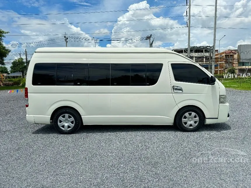 2011 Toyota HIACE VVTi Van