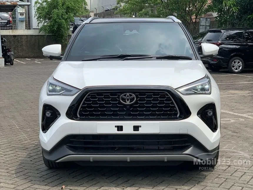Jual Mobil Toyota Yaris Cross 2024 S GR Parts Aero Package HEV 1.5 di Jawa Timur Automatic Wagon Putih Rp 401.033.000