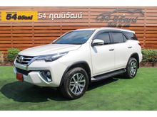 2015 Toyota Fortuner 2.7 (ปี 15-18) V Wagon AT