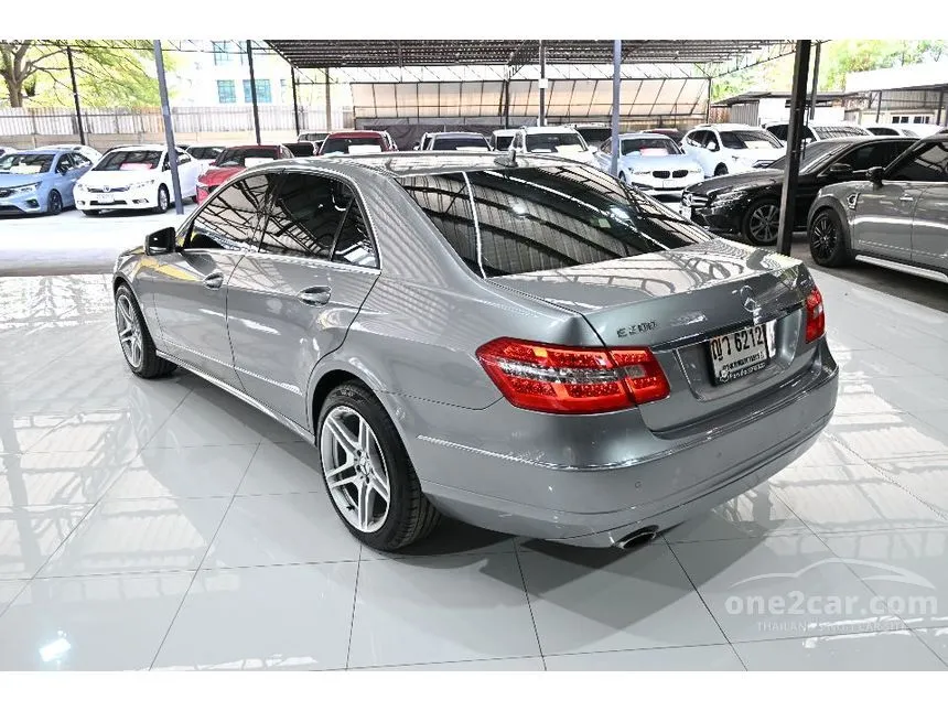 2011 Mercedes-Benz E200 CGI BlueEFFICIENCY Sedan